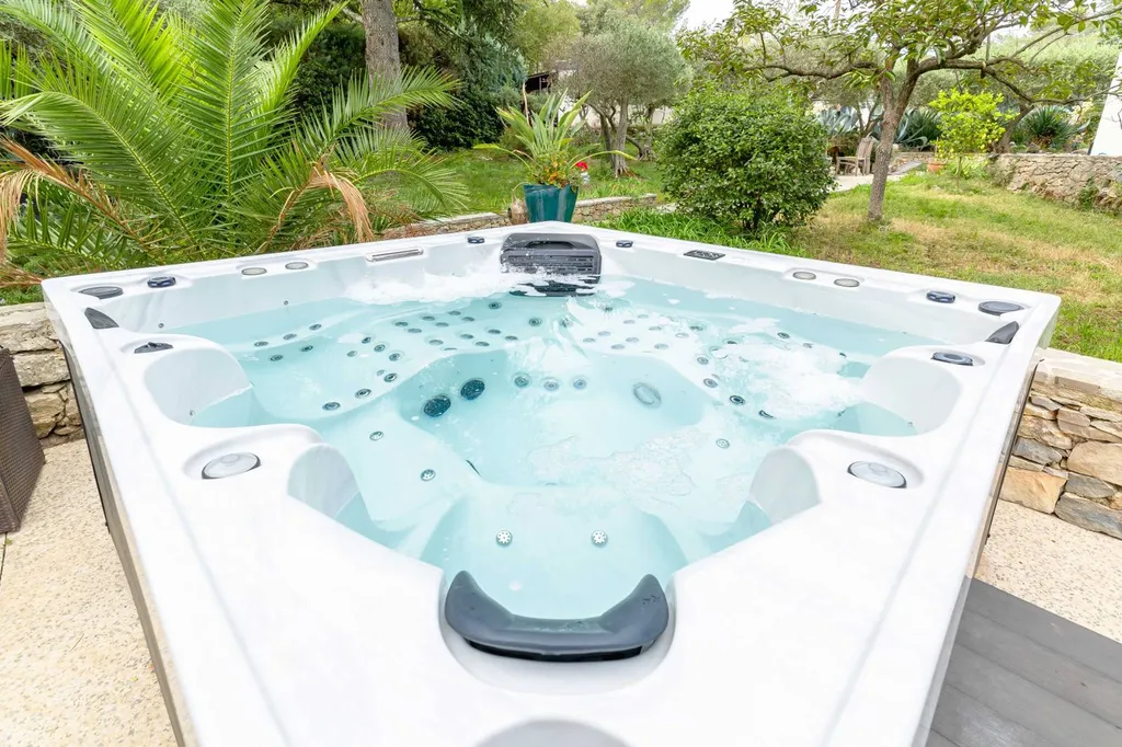 Spa Americain 5 places, 128 jets: modèle Bahamas