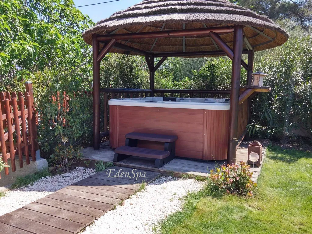 spa 5 place gazebo fuveau