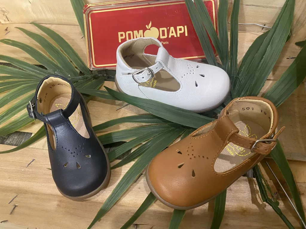 chaussures ouvertes pour premiers pas près de Bordeaux