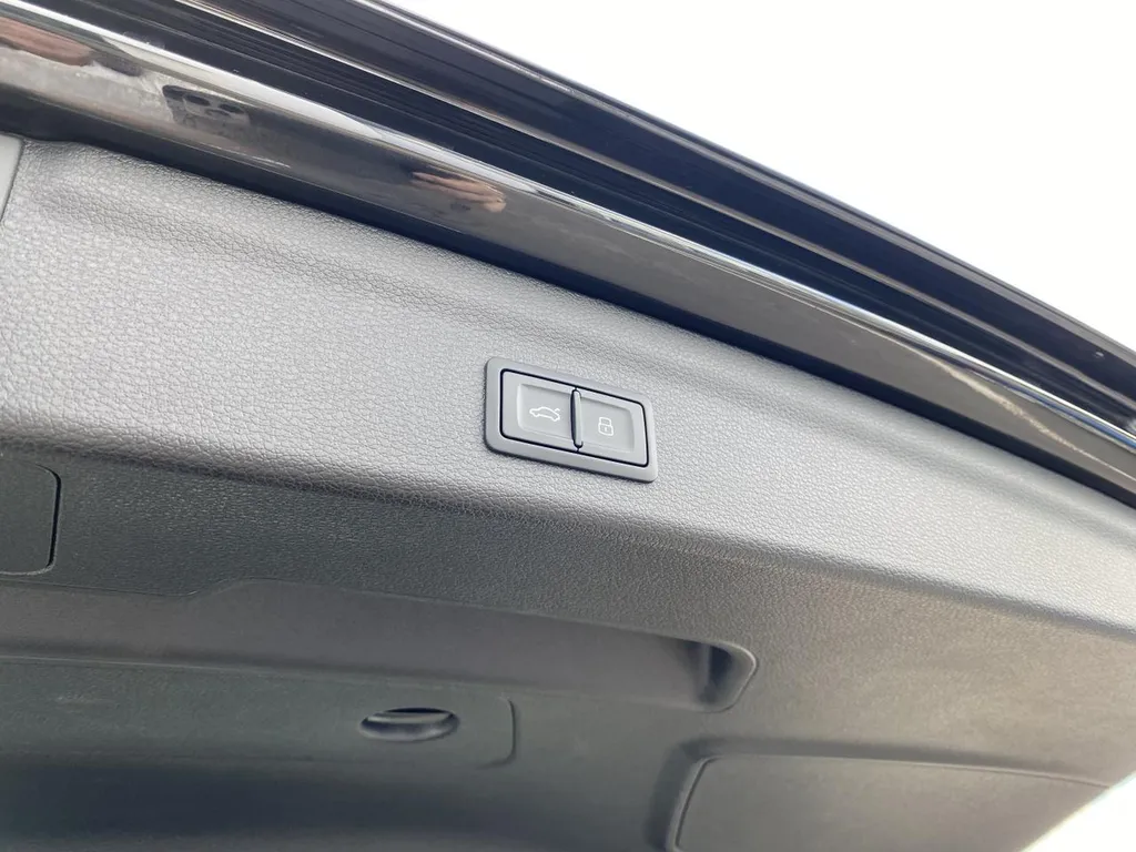 Audi Q3 35 TDI S line 150 ch automatique occasion récente disponible près de Rouen