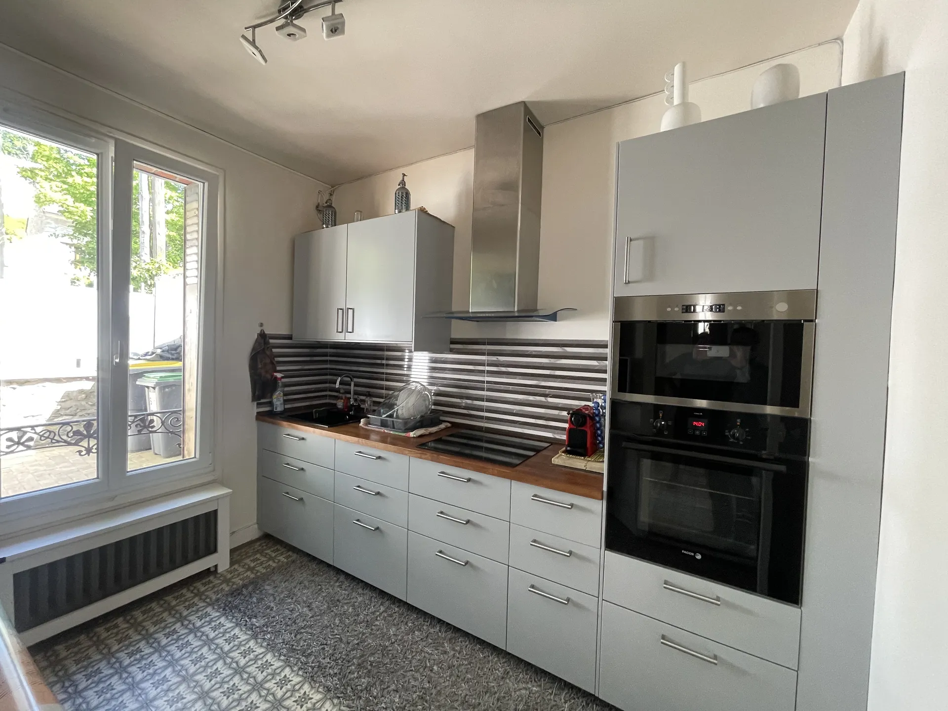 Maison rare à vendre à Triel sur Seine avec accès fluvial, grand jardin, à 10 min ou 1  kilomètre de la gare RER