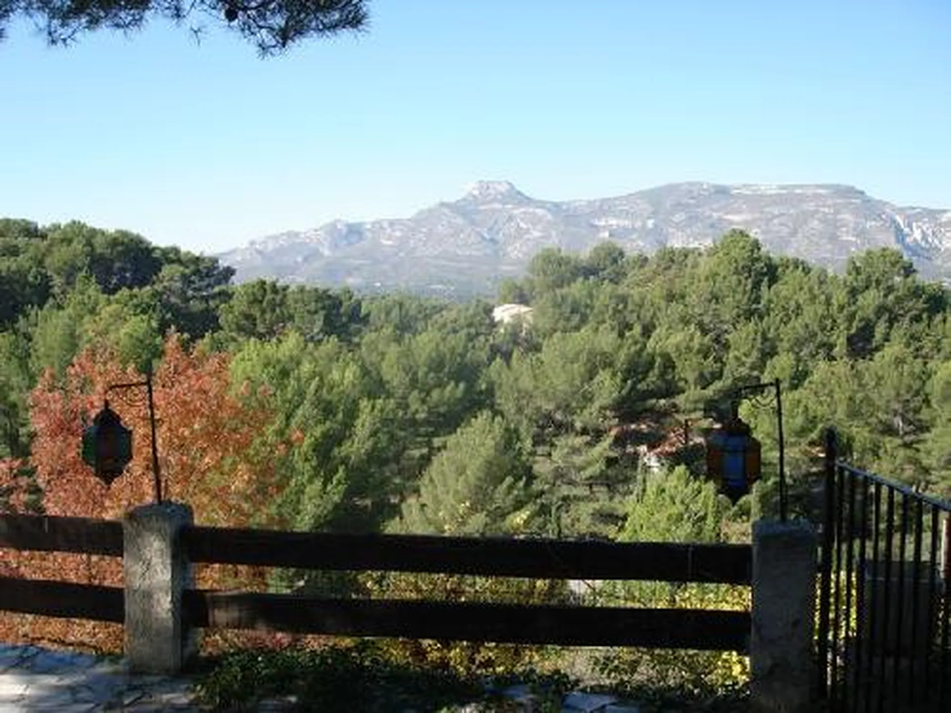 Villa 5/6 Roquevaire vue panoramique dégagée avec piscine