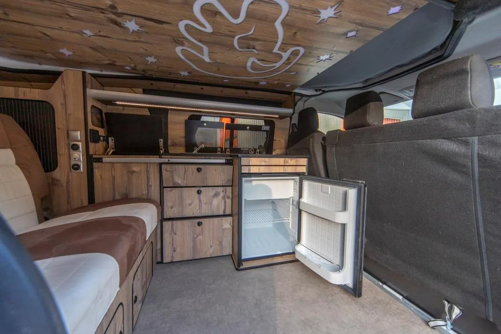 Aménagement intérieur sur-mesure Peugeot Expert XL à Lyon et dans le Rhône