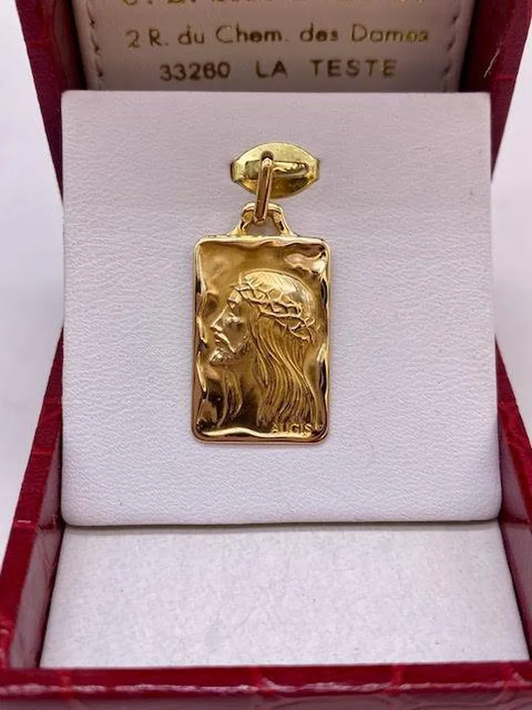 Pendentif d'Exception : La Tête du Christ par AUGIS en Exclusivité chez Or Ligne à La Teste de Buch en Gironde