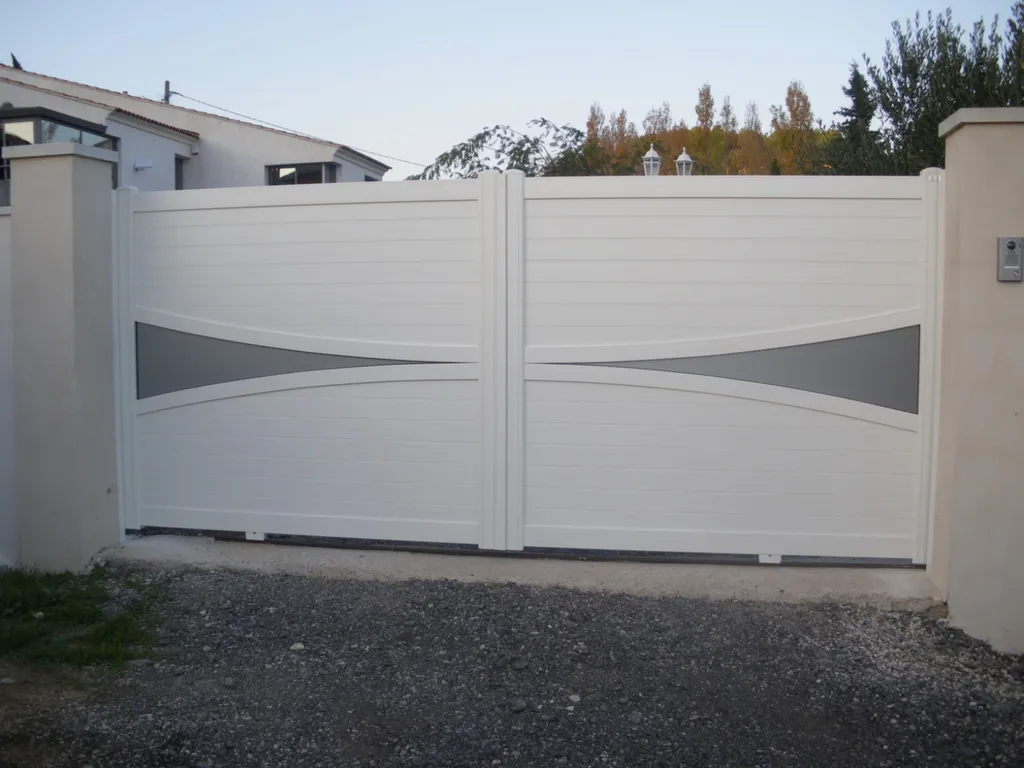 Portail coulissant en aluminium