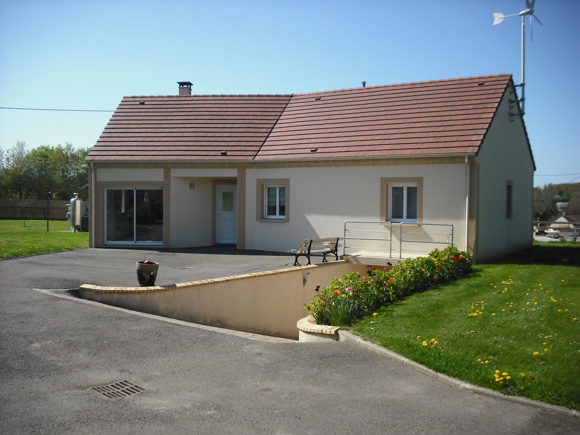 MAISON DE PLAIN-PIED ENTRE LIVAROT ET VIMOUTIERS