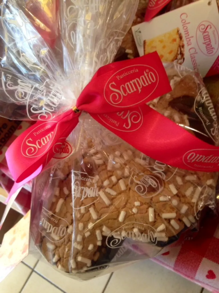 Petite Colombe de Paques brioche aux écorces d'orange patisserie Scarpato