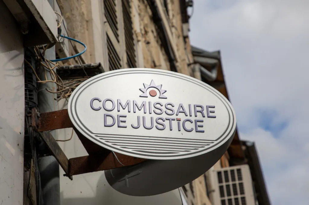 Obtenir une injonction de payer avec l’aide d’un commissaire de justice assermenté intervenant dans la commune de Roquebrune-Cap-Martin