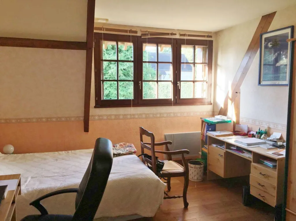 Cherche à acheter pavillon proche de la Saussaye (2 min) situé à LE BEC THOMAS 27370