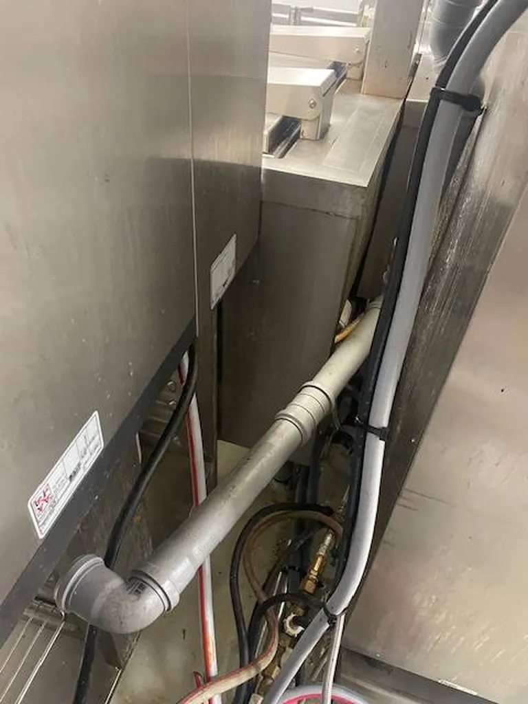 Nettoyage hydraulique et mécanique de conduites d'eaux usées et d'eaux vannes dans complexe immobilier à Gordes 