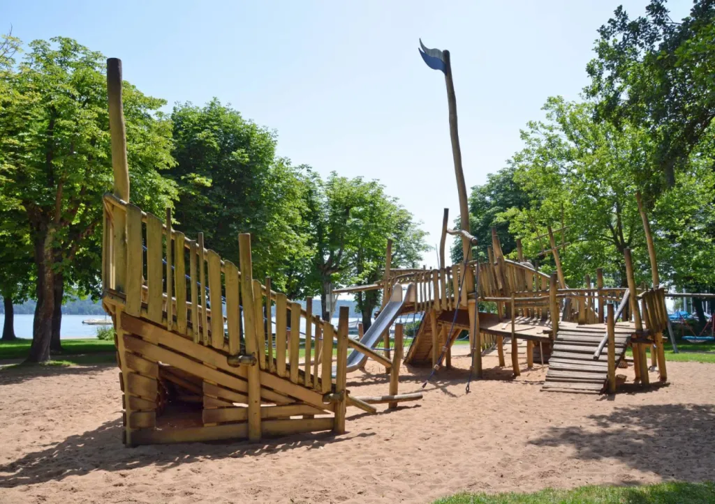 Où trouver un installateur d'aire de jeux pour enfants à Lyon dans le Rhône Alpes ?