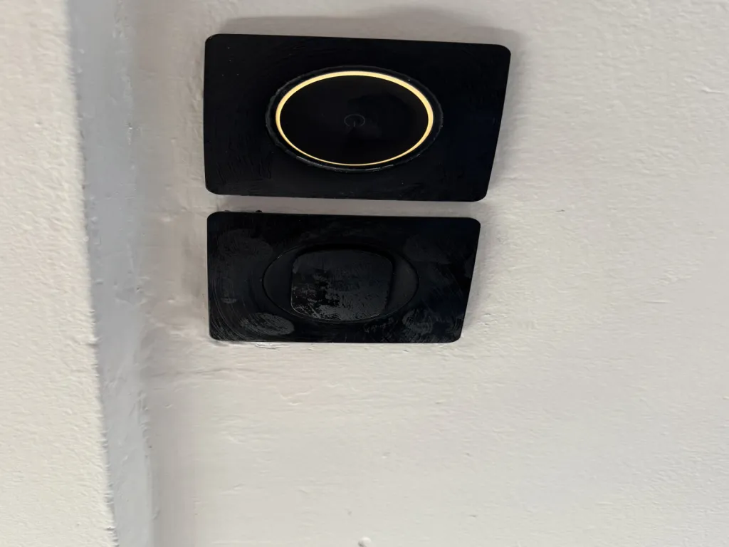 installation d'un variateur et interrupteur de marque LEGRAND celiane noir mat à Marseille 13008 par l'entreprise BARBERO RENOVATION