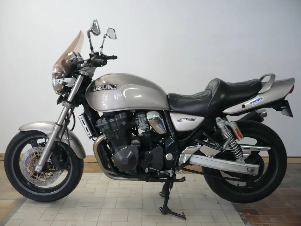 Où trouver une Suzuki 750 gsx proche de Montivilliers 76