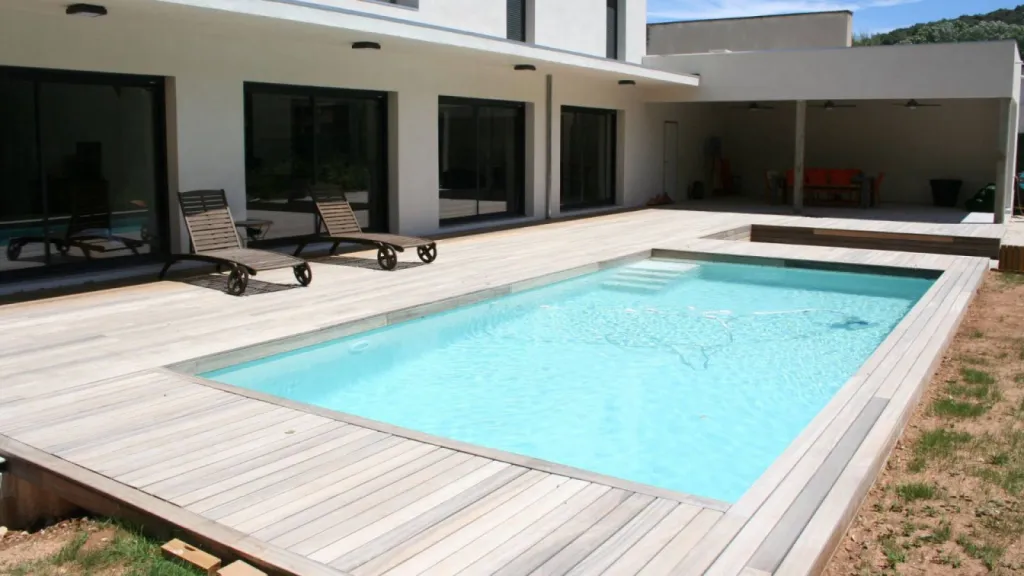 Terrasse Bois de Padouk Grisé