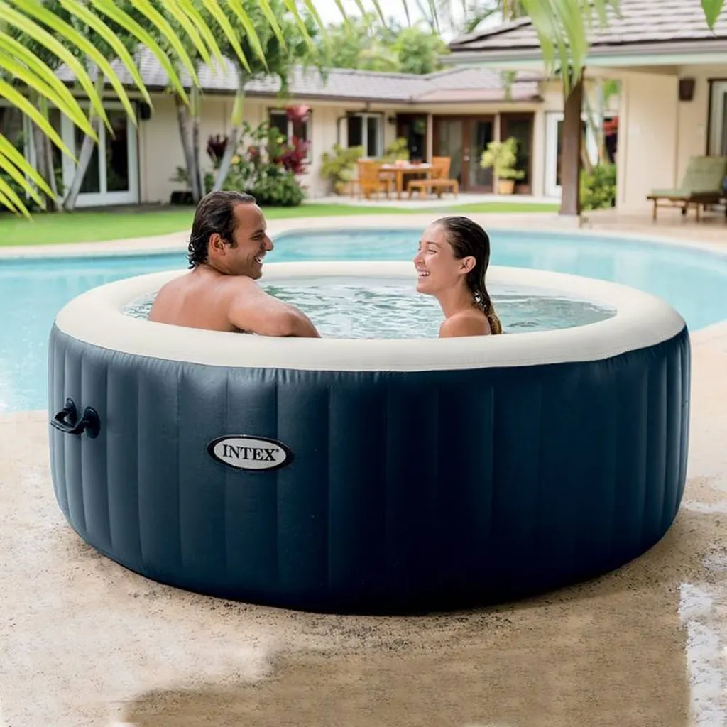Pure Spa Bulles LED 4 Places INTEX chez Aquarev'Piscines à Forcalquier dans le 04