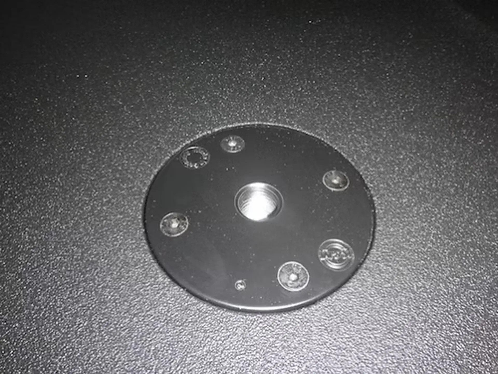 INSERT POUR ENCEINTE LIAISON SUB / SAT A VISSER