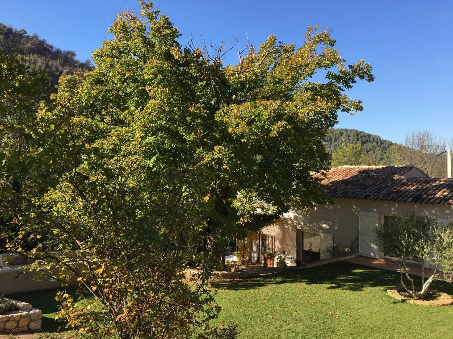 à vendre bastide avec dépendance auriol
