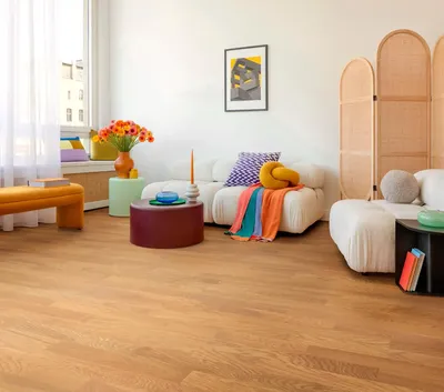 Pose d'un parquet contrecollé dans une pièce de vie sur le secteur de Evreux 27 dans l'Eure.
