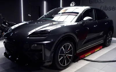 Article de la semaine : Pose de film de protection PPF XPEL sur un Porsche Macan Noir neuf à Lorient (56100)