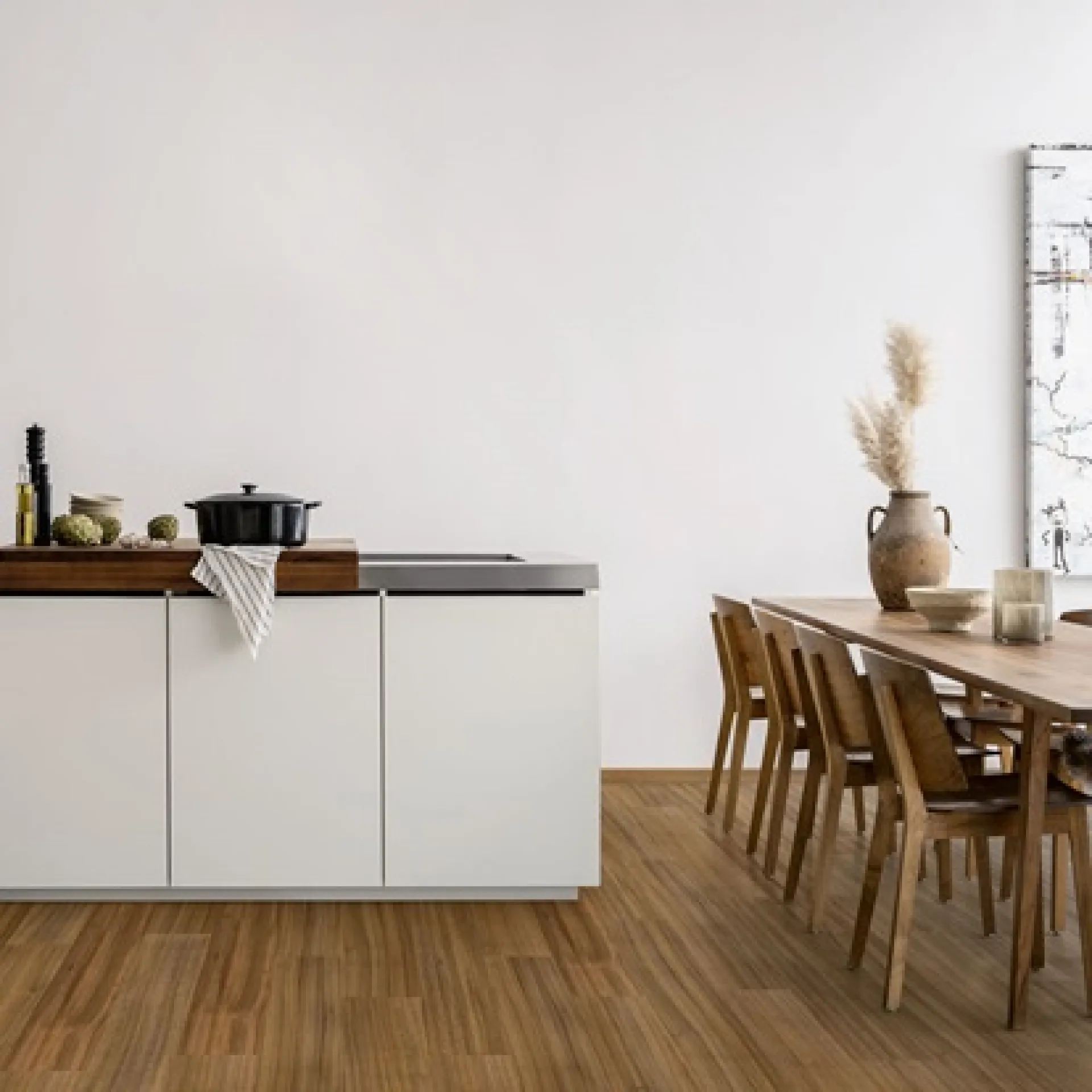 Optez pour un parquet stratifié bois texturé dans notre showroom à Neufchâtel-en-Bray, proche de Dieppe 76.