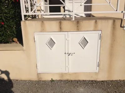 PORTE METALLIQUE AVEC GRILLE VENTILATION AUBAGNE