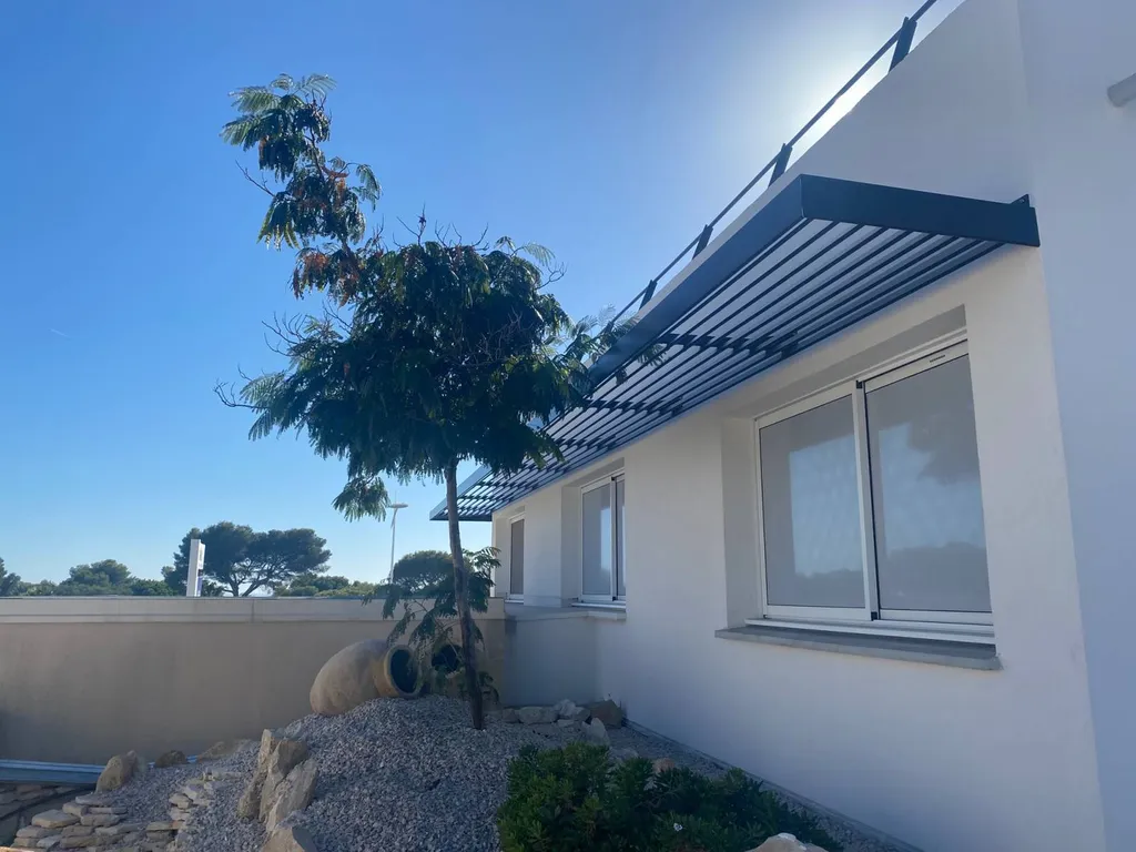 Location d'un bureau de 10m² équipé dans le nouveau centre à Carry le Rouet