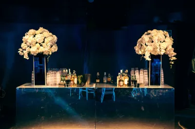 Une Bar Mitzvah chic et festive organisée par une wedding planner dans un Théâtre à Milan en Italie