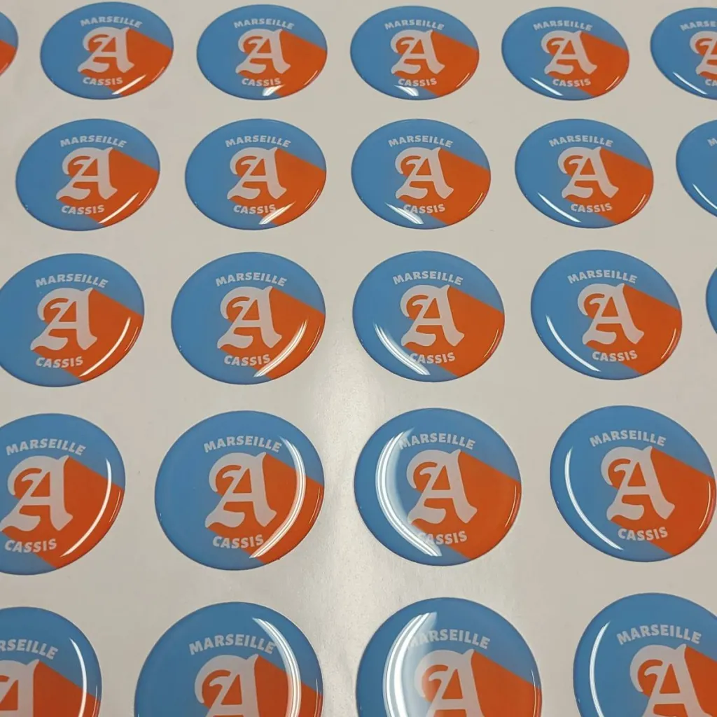 Création d’autocollant en relief « doming » à Aubagne proche de Roquefort la Bédoule