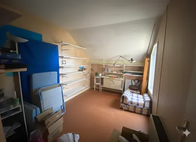 vue chambre ou bureau dans une maison à vendre à Montesson 