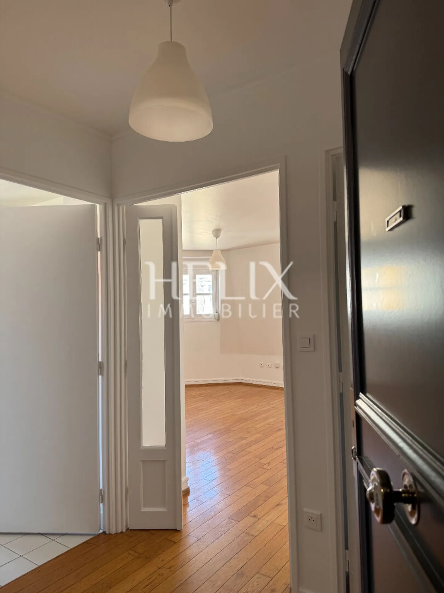 Appartement 2 pièces dans le centre de Saint Germain en Laye au dernier étage avec ascenseur parking et cave