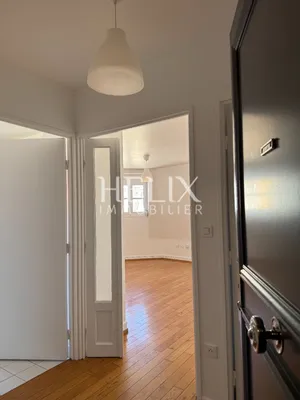 Appartement 2 pièces dans le centre de Saint Germain en Laye au dernier étage avec ascenseur parking et cave