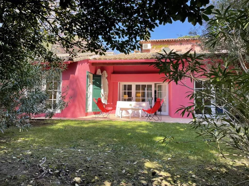 EXCLUSIVITE - maison de caractère sur la colline Saint Eutrope dans environnement privilégié   