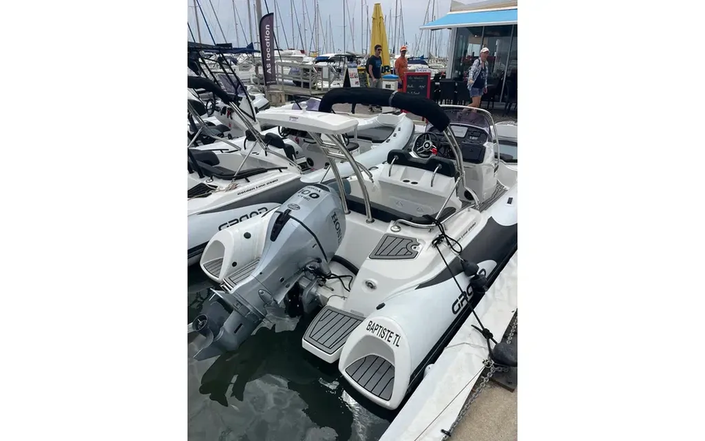 Honda BF100 AK1 LRTU moteur hors-bord d’occasion 100 cv fiable, idéal pour petit bateau chez Toni Marine près de Toulon