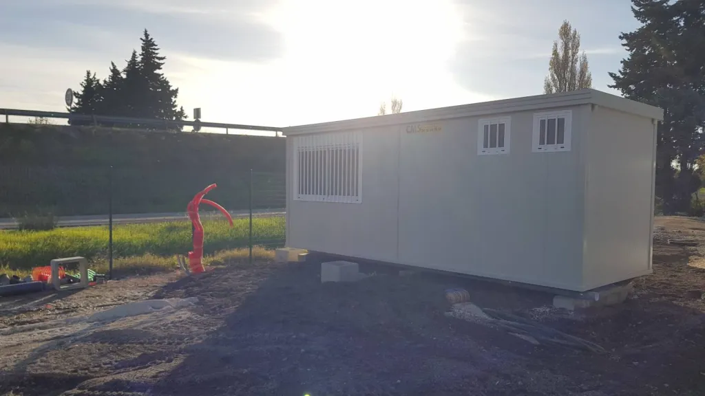 refectoire, wc et douche structure modulaire pour le centre de recyclage de matériaux à Monteux