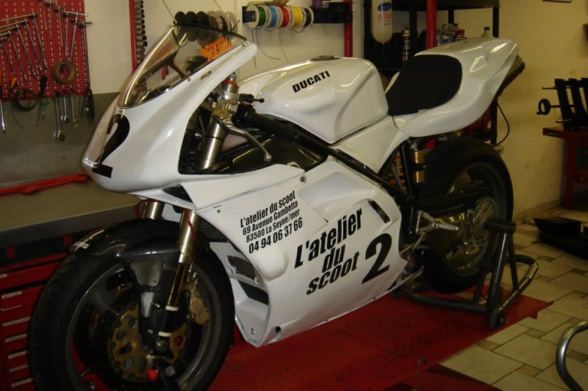 Moto Ducati 996R de circuit