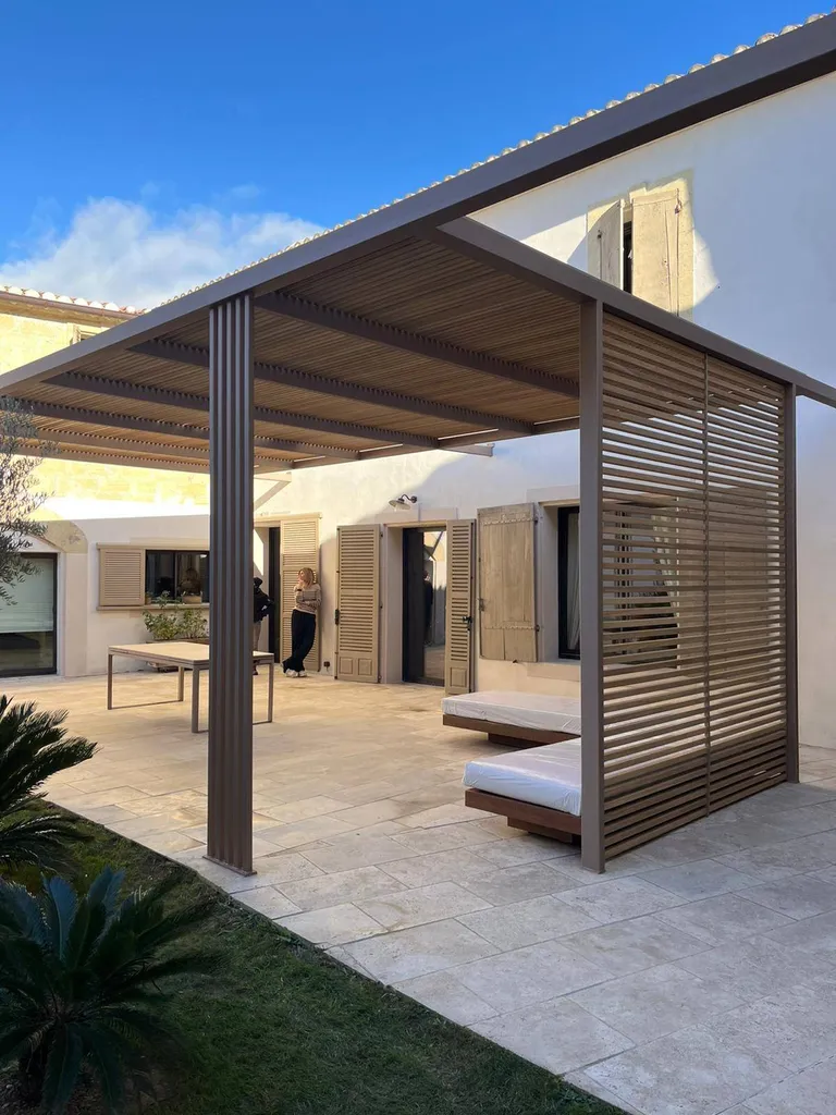 Pergola sur mesure bois et acier Aix-en-Provence