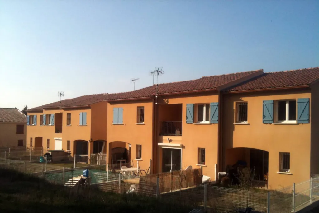 Gouttière alu moderne pour entrepôt à Bagnols-sur-Cèze installation professionnelle et nettoyage régulier Gouttière alu moderne pour entrepôt à Bagnols-sur-Cèze installation professionnelle et nettoyage régulier