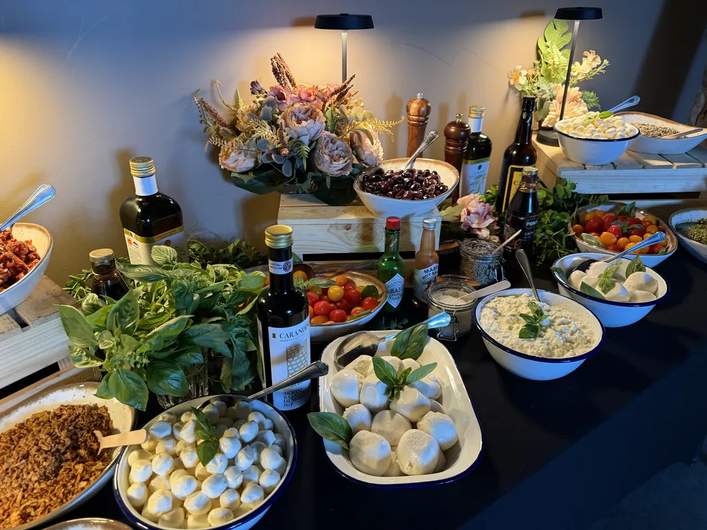 Bar à Mozzarella, animation salades italiennes pour événements à Lyon dans le Rhône, traiteur original et gourmand