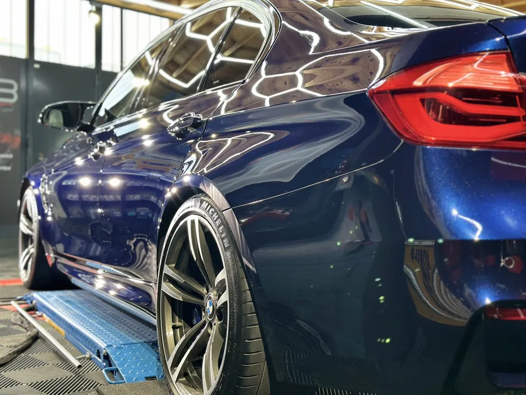 Detailing auto lyon traitement céramique carrosserie BMW M3