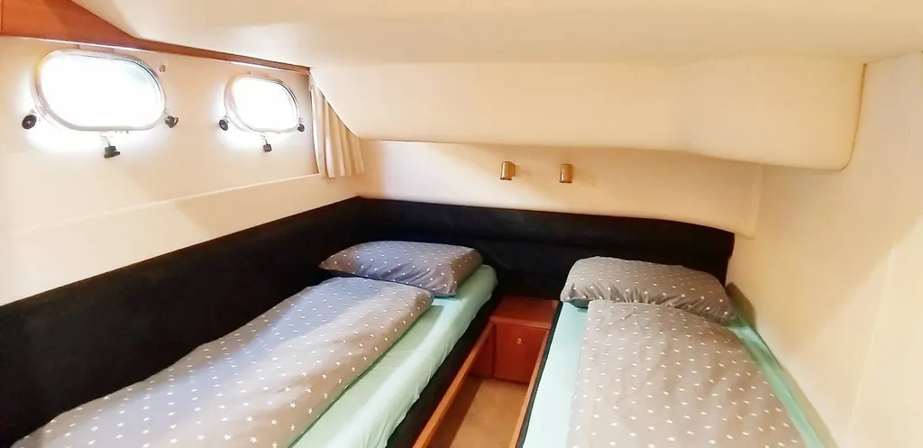 vends vateau habitable a moteur a bandol chez locamer