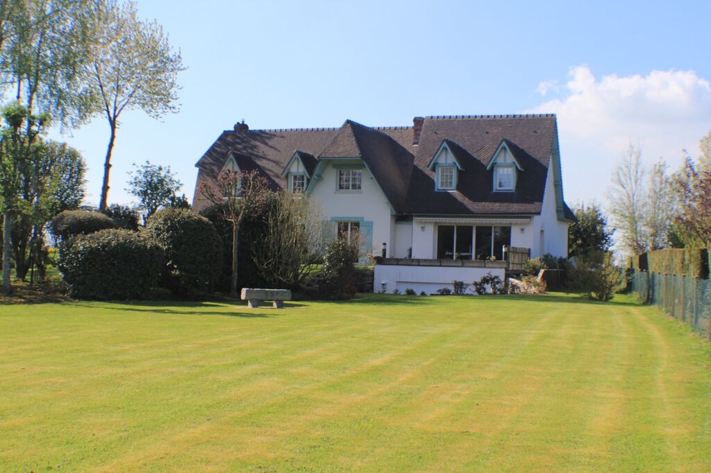 MAISON CONTEMPORAINE Entre HONFLEUR et PONT-AUDEMER