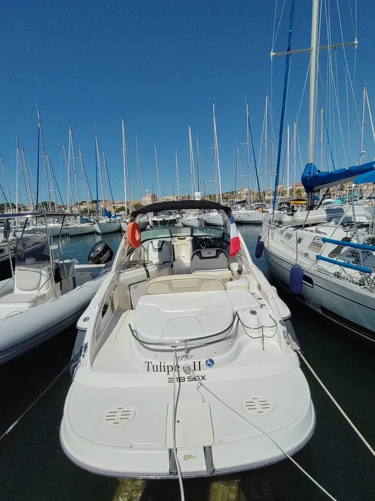 A vendre vedette sportive et rapide Monterey Bandol 83