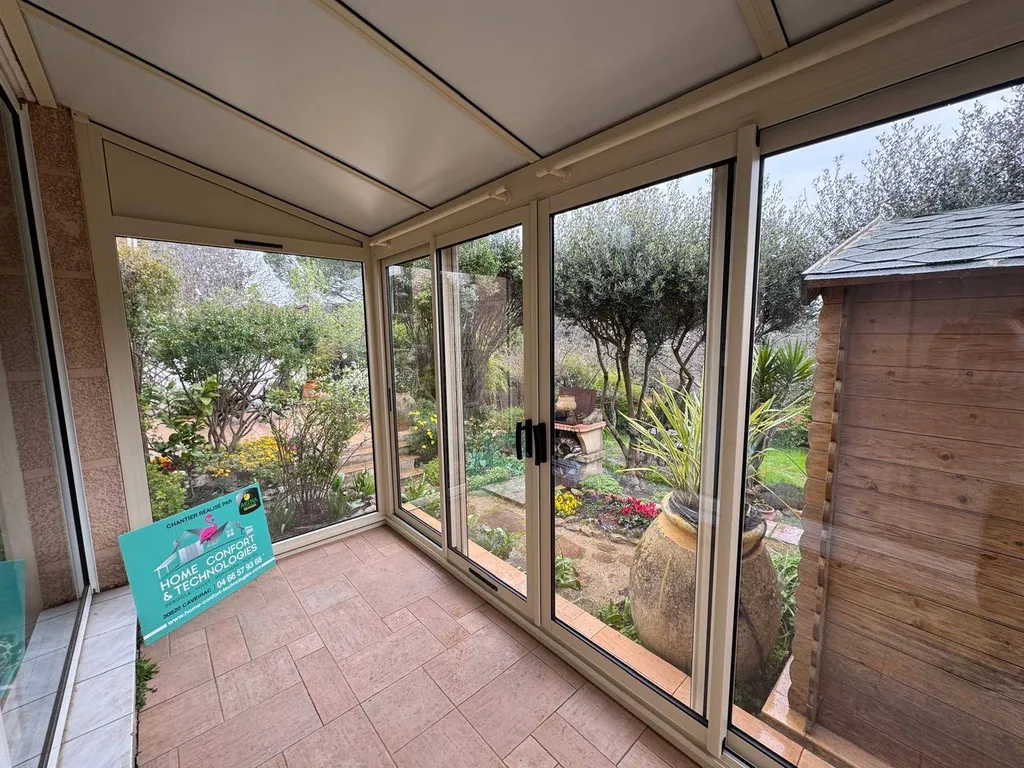 Installation d'une véranda AKENA sur mesure sur la commune de Nîmes dans le Gard