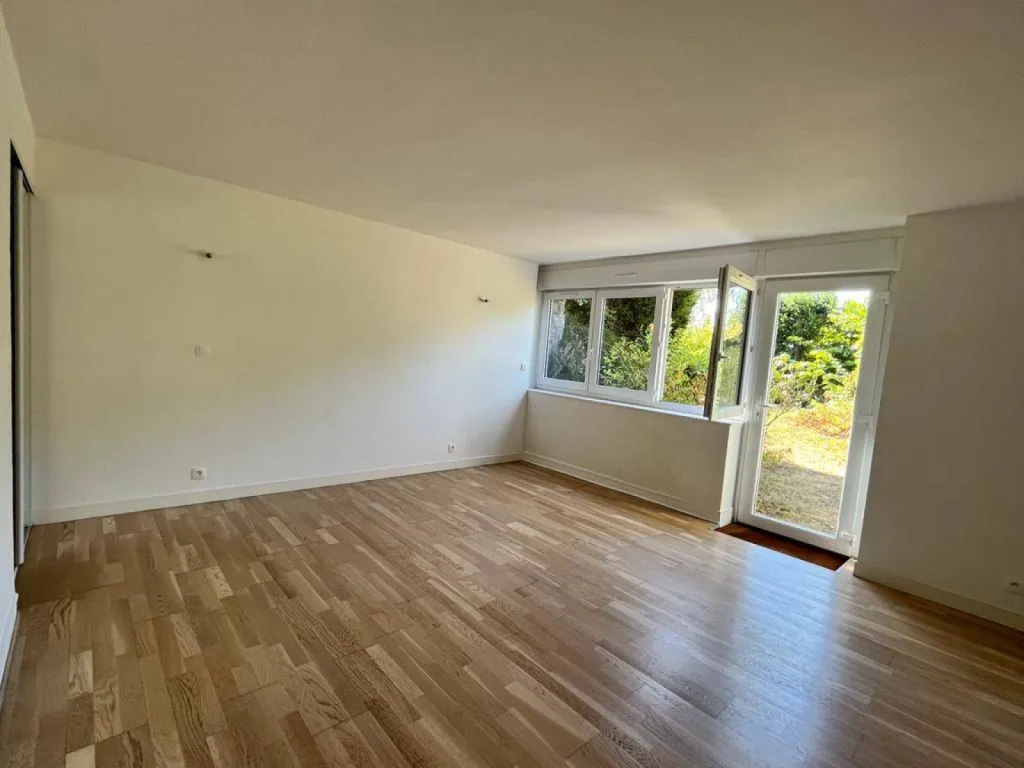 Cette maison est très lumineuse et calme