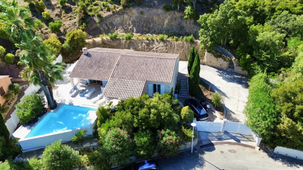 Maison 5 pièce(s) 3 chambre(s) 124 m² - Les Issambres 83380