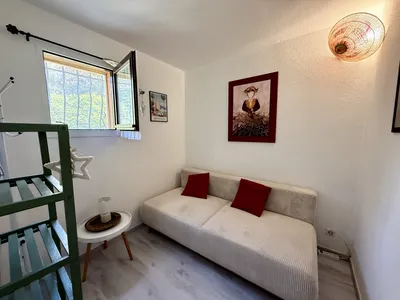 Les Issambres — Appartement 3 pièces de 34 m² entièrement rénové, dans une résidence prisée avec piscines et tennis, à deux pas de la plage