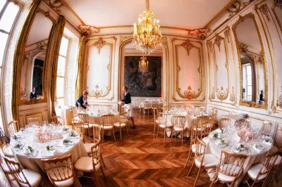 Elegant wedding in Private Hôtel Place Vendôme in Paris