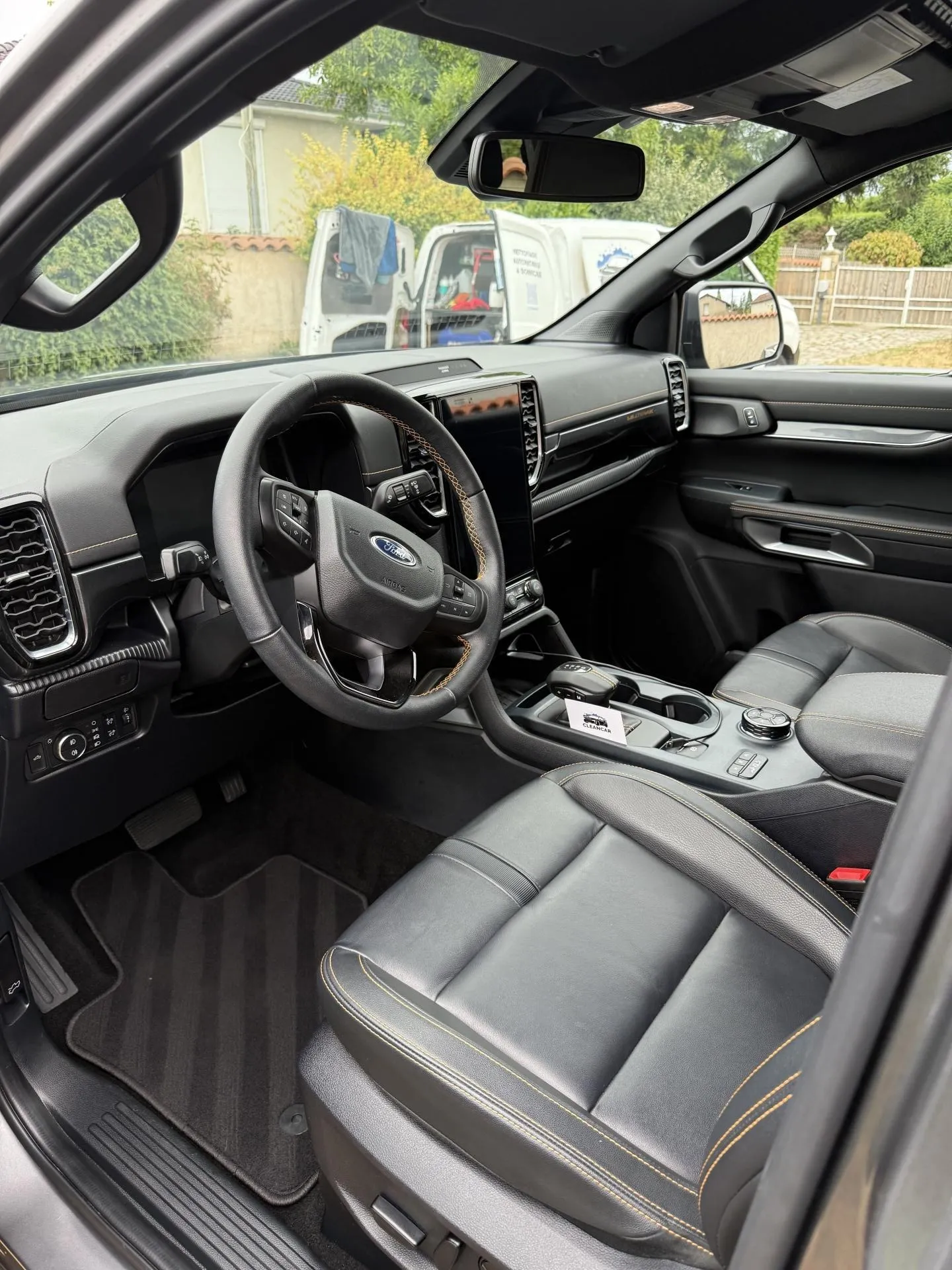 Nettoyage haut de gamme pour un Ford Ranger impeccable à Andrézieux Bouthéon
