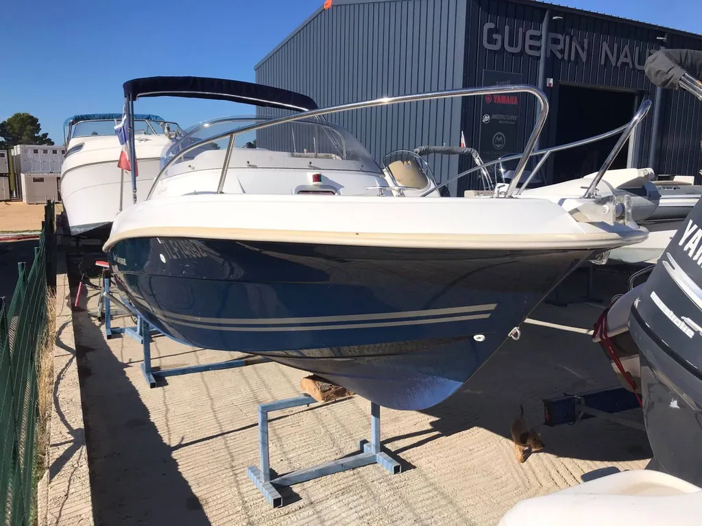 A vendre coque rigide Cap Camarat Bandol