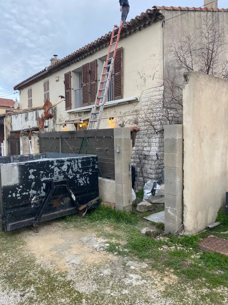 Actuellement nouveau chantier de changement de toiture près de Aix en Provence